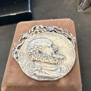 Vintage Silver Tone Coro King Henry 1V Of France Ornate Brooch